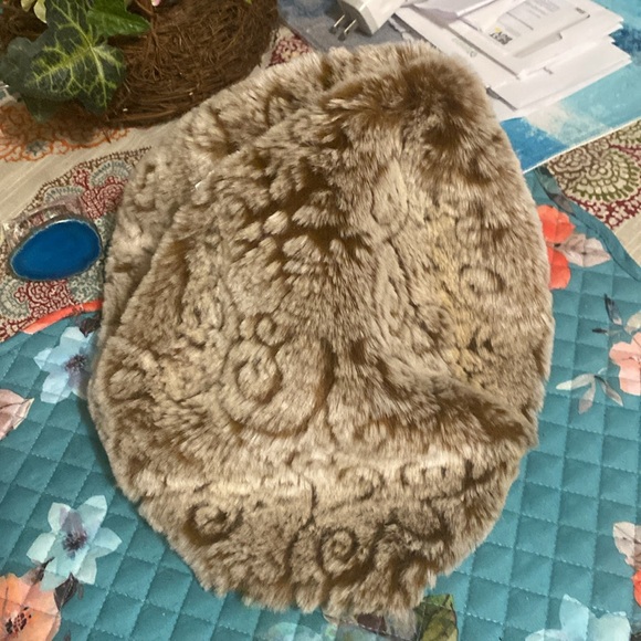 Cold Water Creek reversible hat - Picture 6 of 9